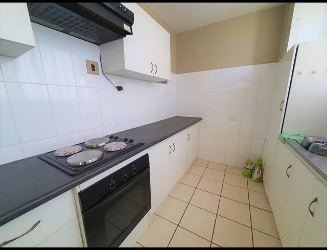 2 BEDROOM APARTMENT TO LET IN TOWNSEND ESTATE